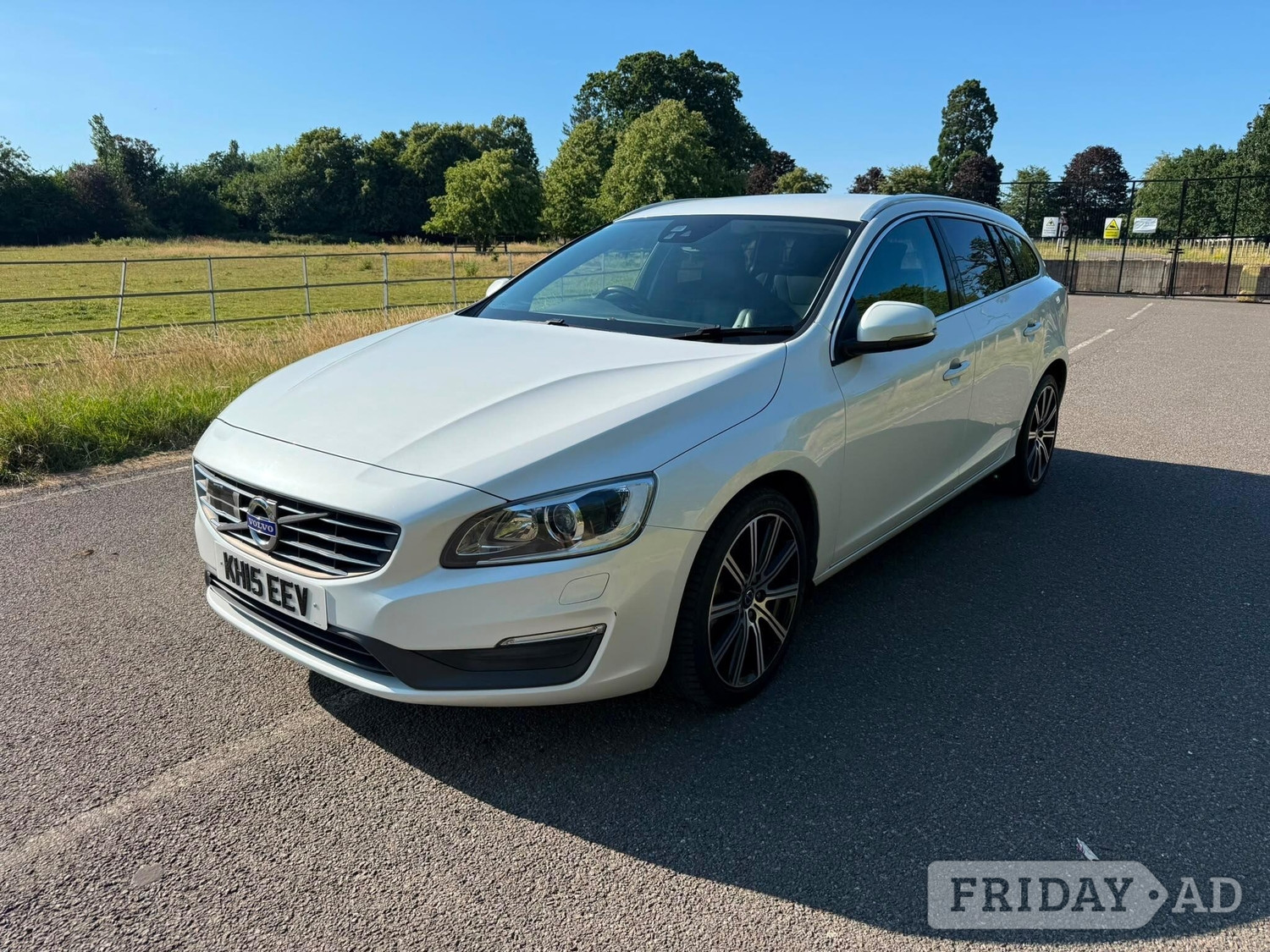 Volvo V60 2015 in Hayes
