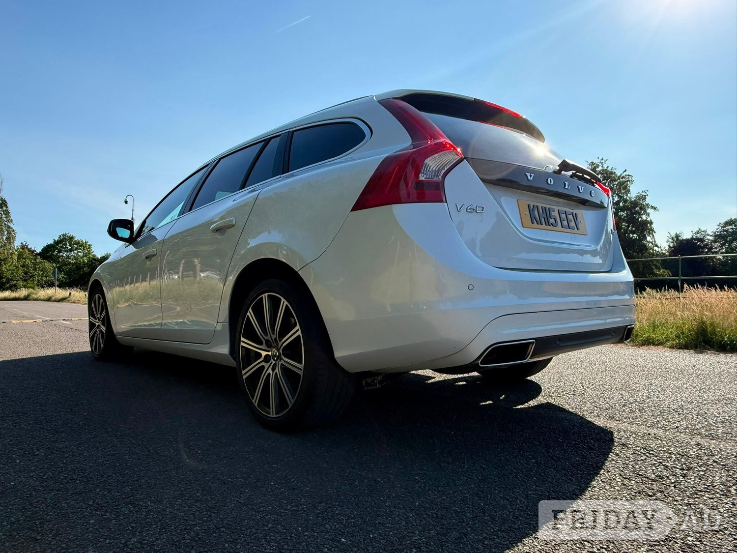 Volvo V60 2015 - Cars in Hayes