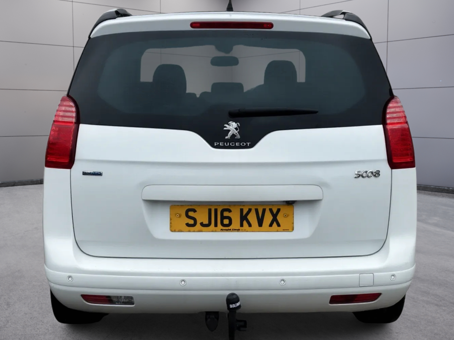 Peugeot 5008 2016 - Cars in Broxburn