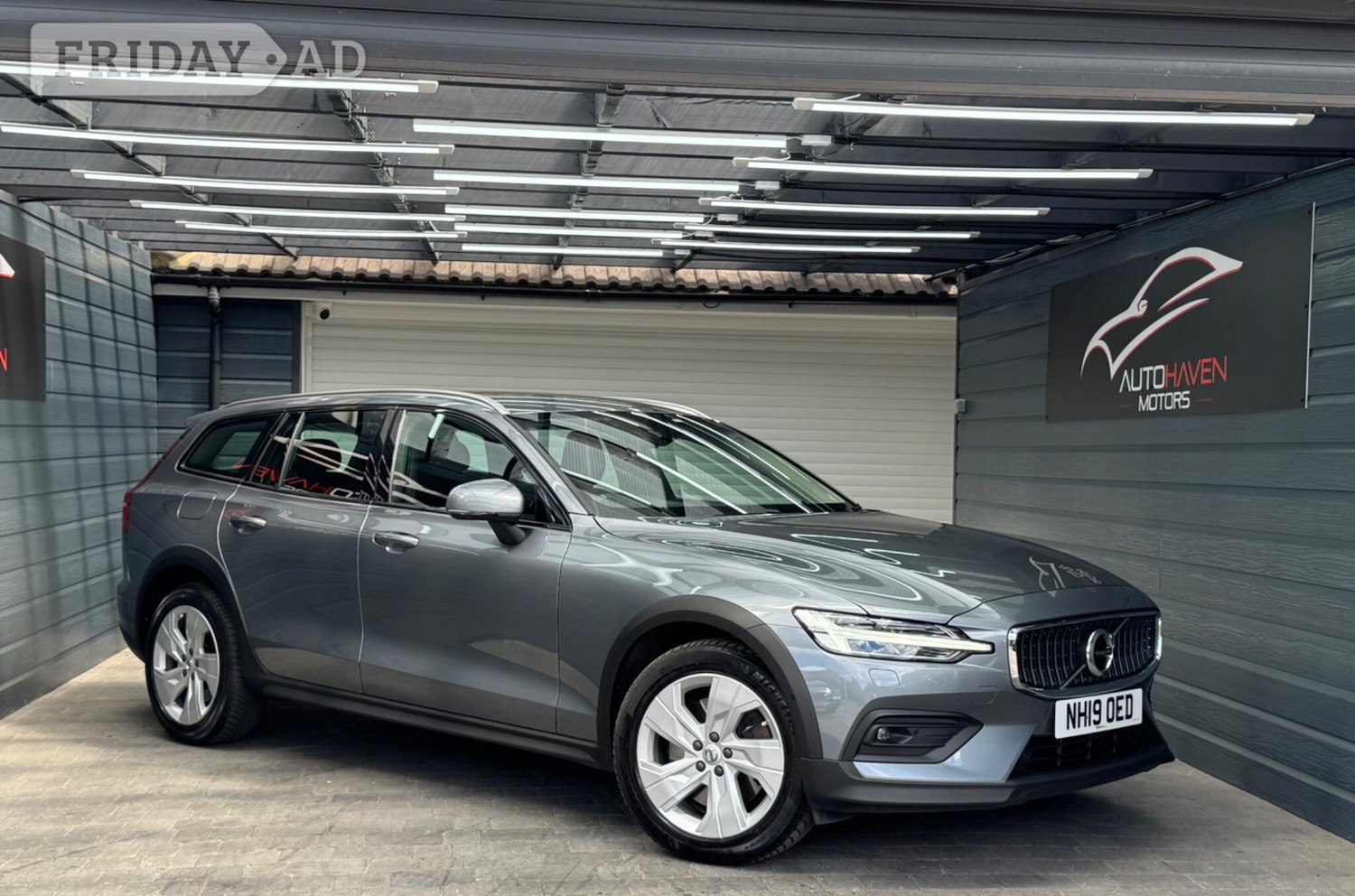 Volvo V60 2019 in High Wycombe