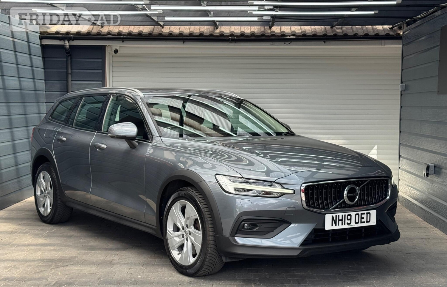 [ berth ]Volvo V60