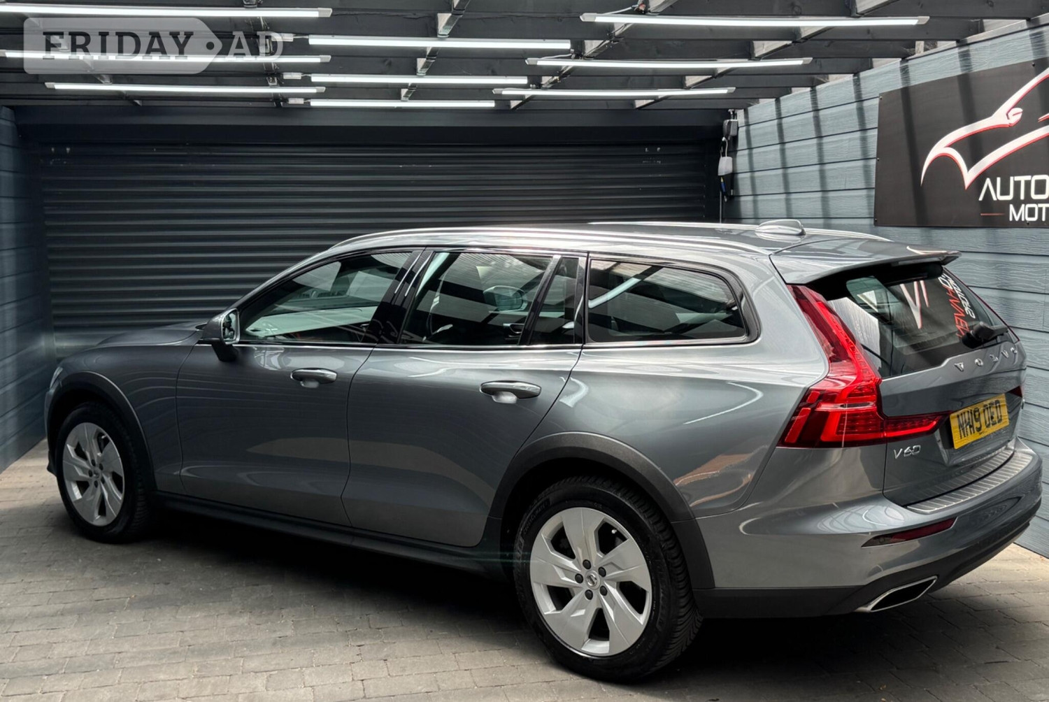 Volvo V60 2019 - Cars