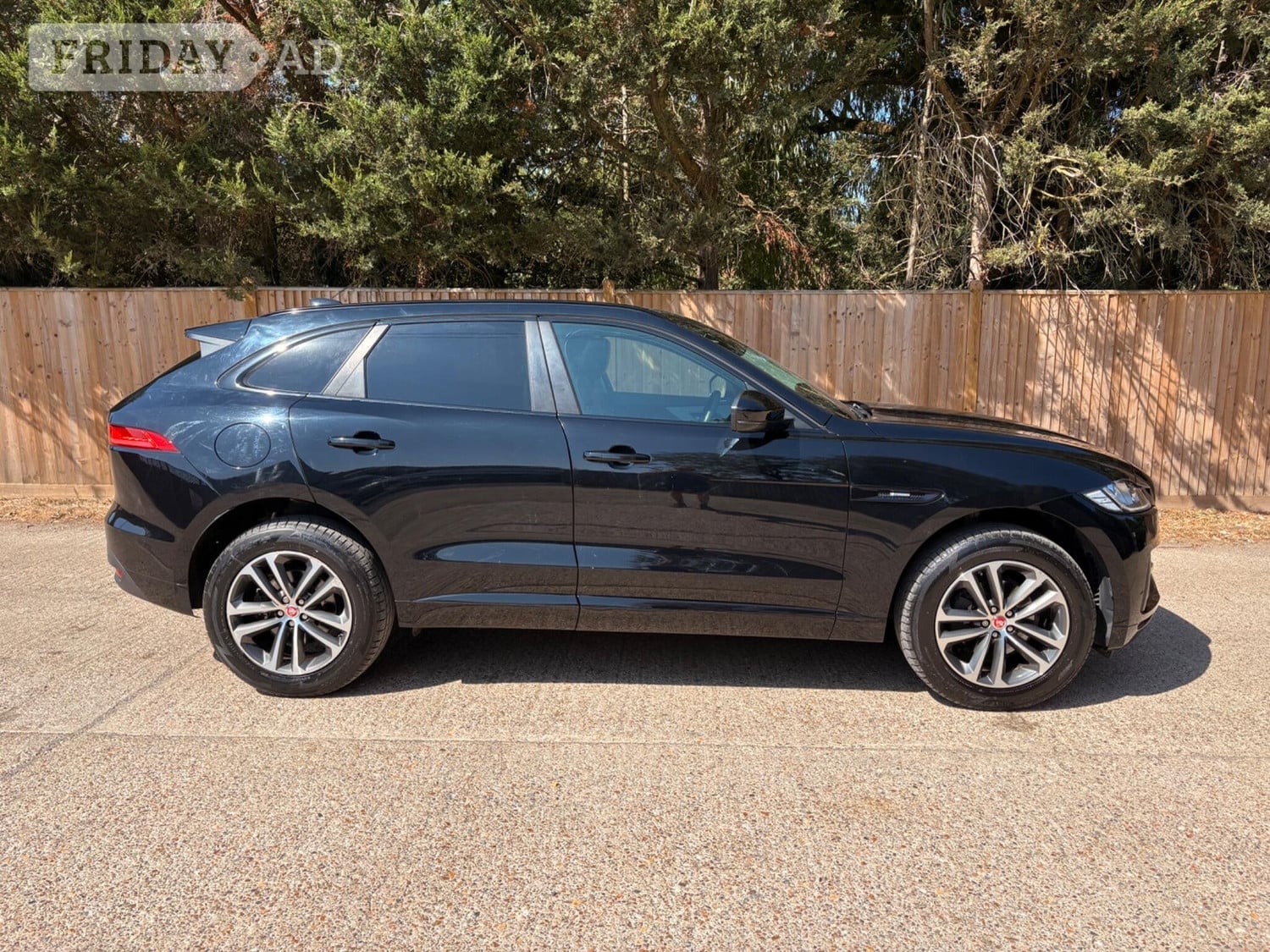 [ berth ]Jaguar F-Pace