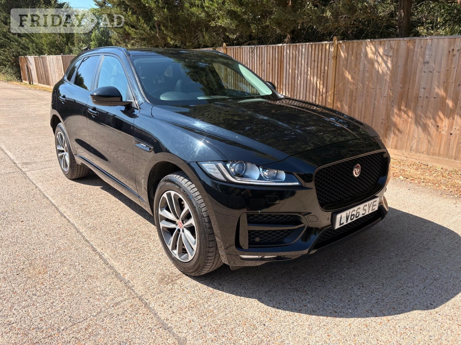 Jaguar F-Pace 2016 - Cars in Tonbridge