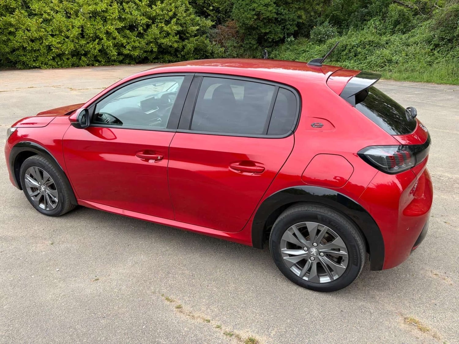 Peugeot 208 Leatherhead