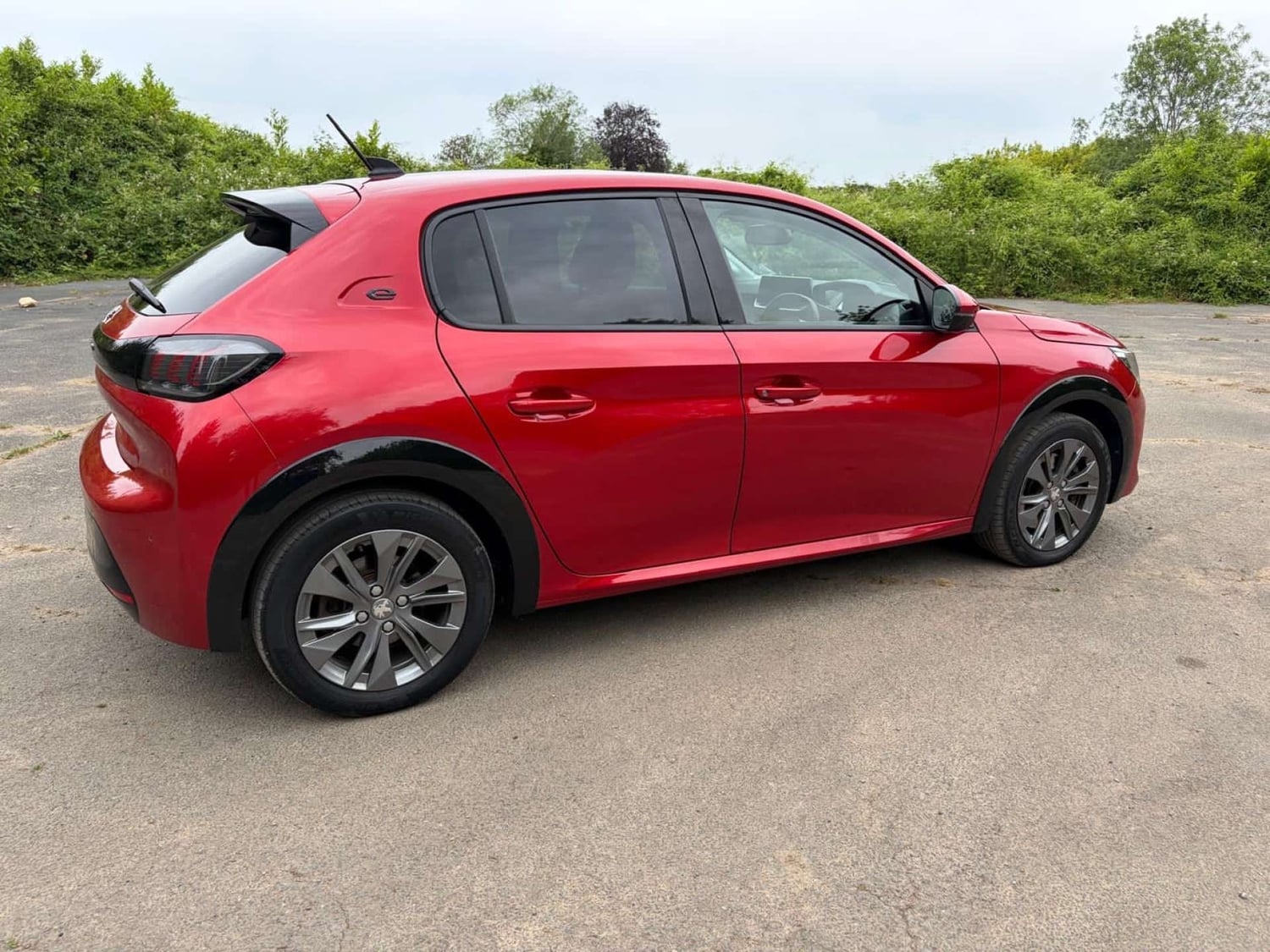 [ berth ]Peugeot 208