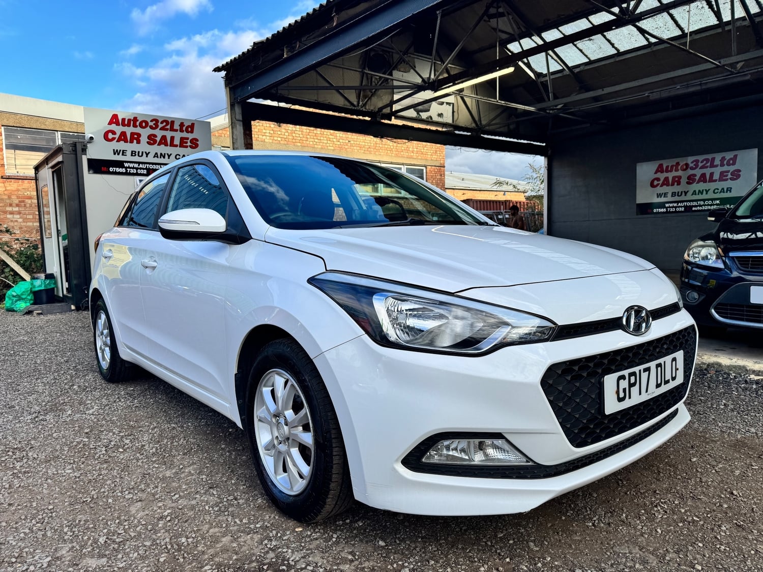 Hyundai i20 2017 - Cars in West Molesey