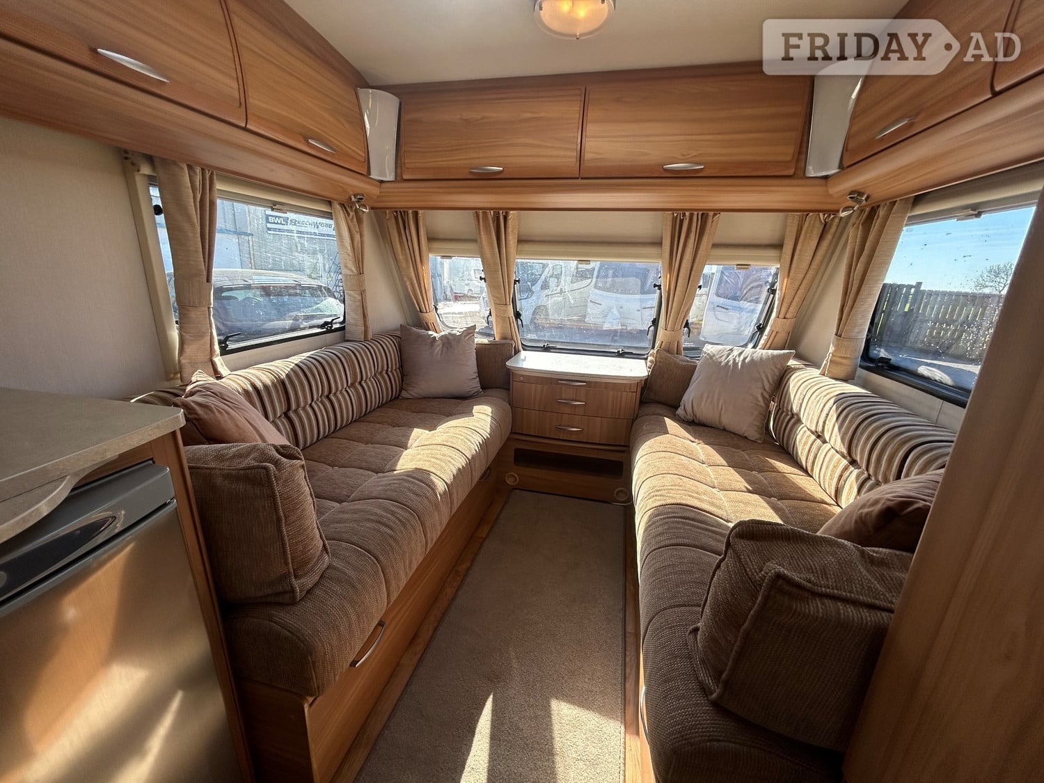 Lunar Stellar 2011 - Motorhomes & Caravans