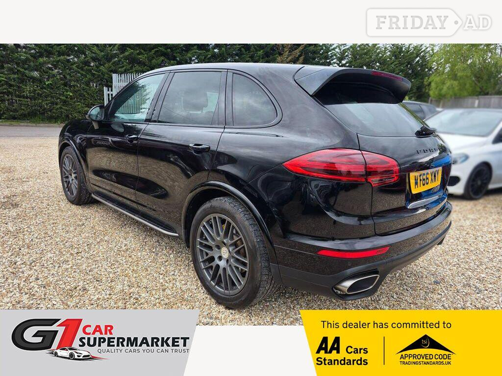 Porsche Cayenne 2016 - Cars in Leighton Buzzard
