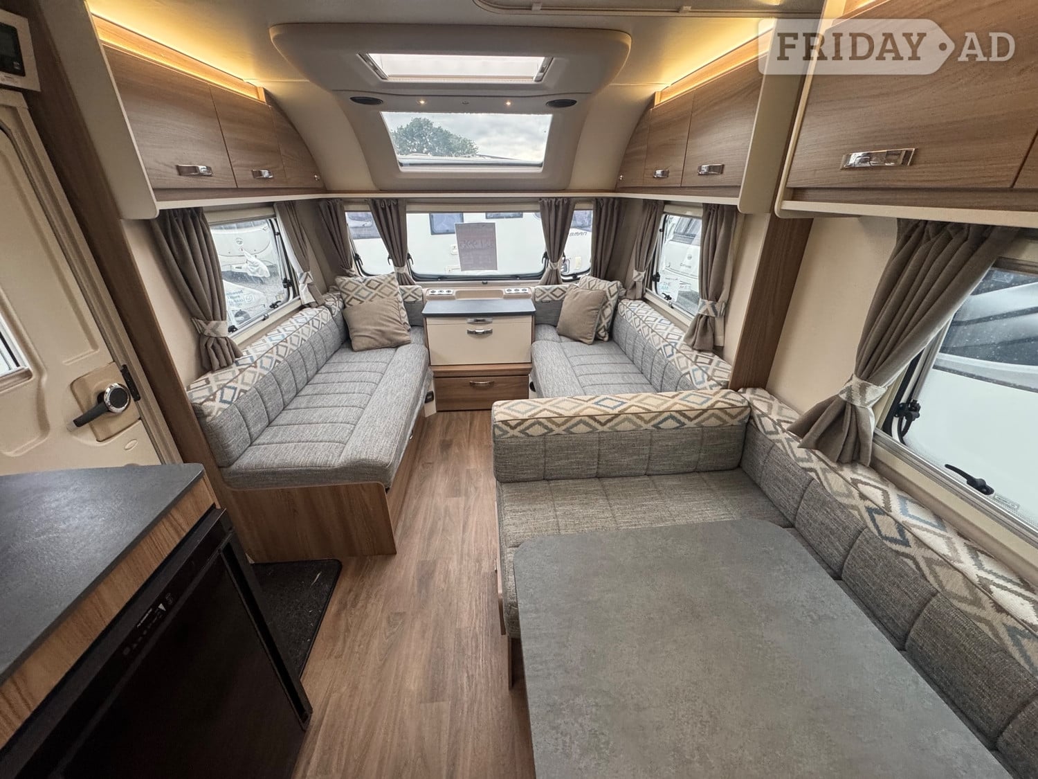 Swift Celebrate Super 6FB 2022 - Motorhomes & Caravans