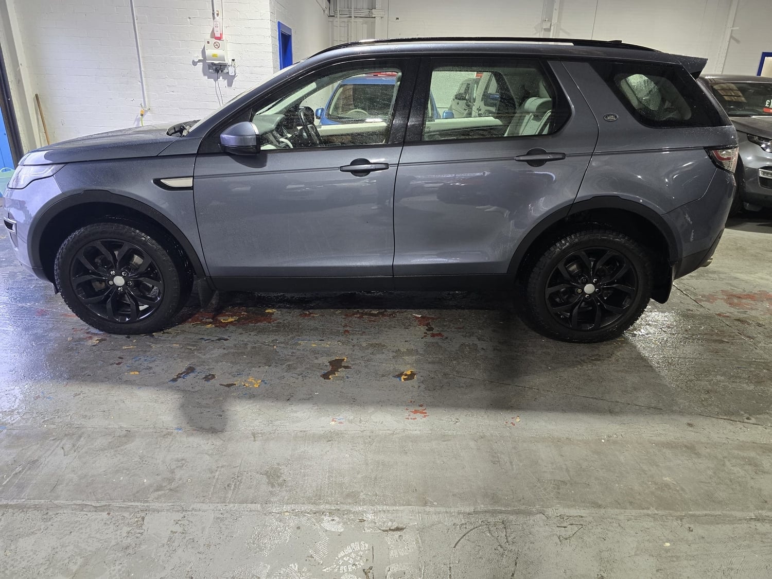 Land Rover Discovery Sport 2018 - Cars in Pontypridd