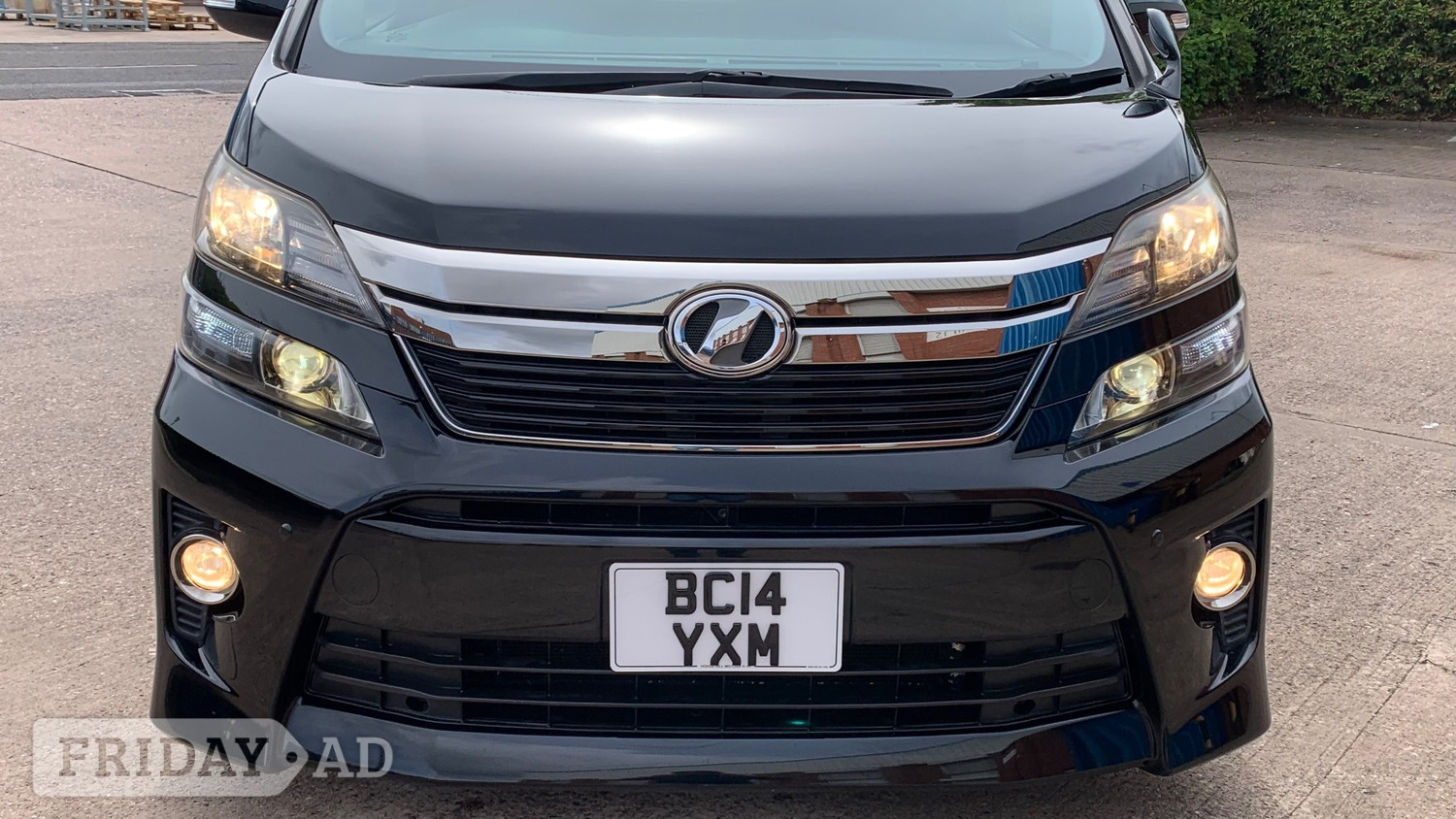Toyota Vellfire 2014 - Cars in Birmingham