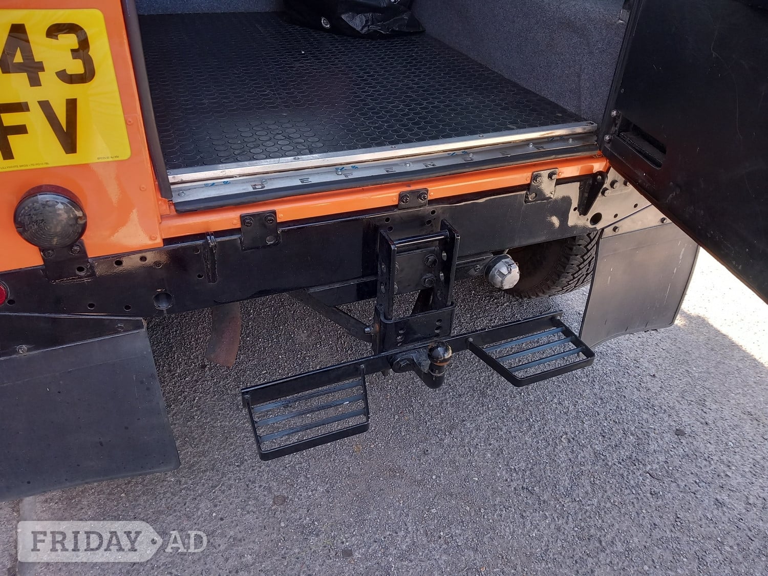 Land Rover Defender 90 1984 - Cars
