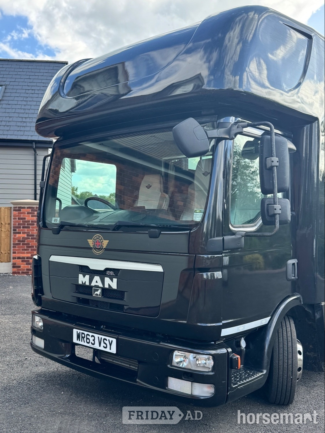 Empire Extreme Man Horsebox - Trailers & Horseboxes
