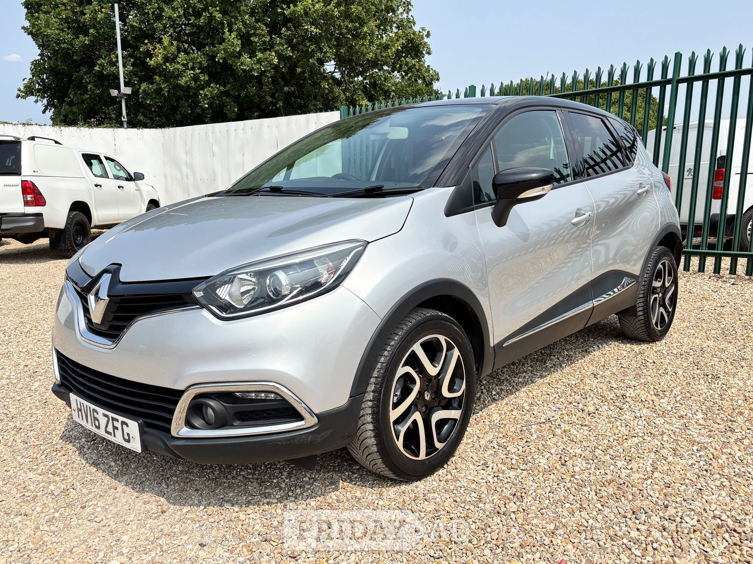 Renault Captur 2016 - Cars in Axminster