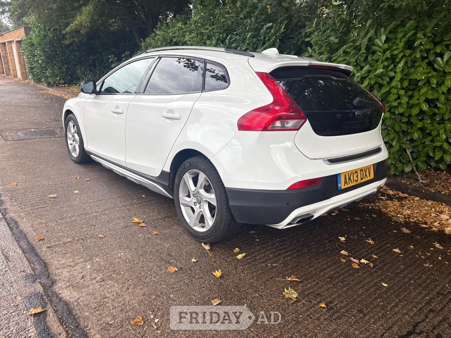 Volvo V40 Cross Country 2013 - Cars