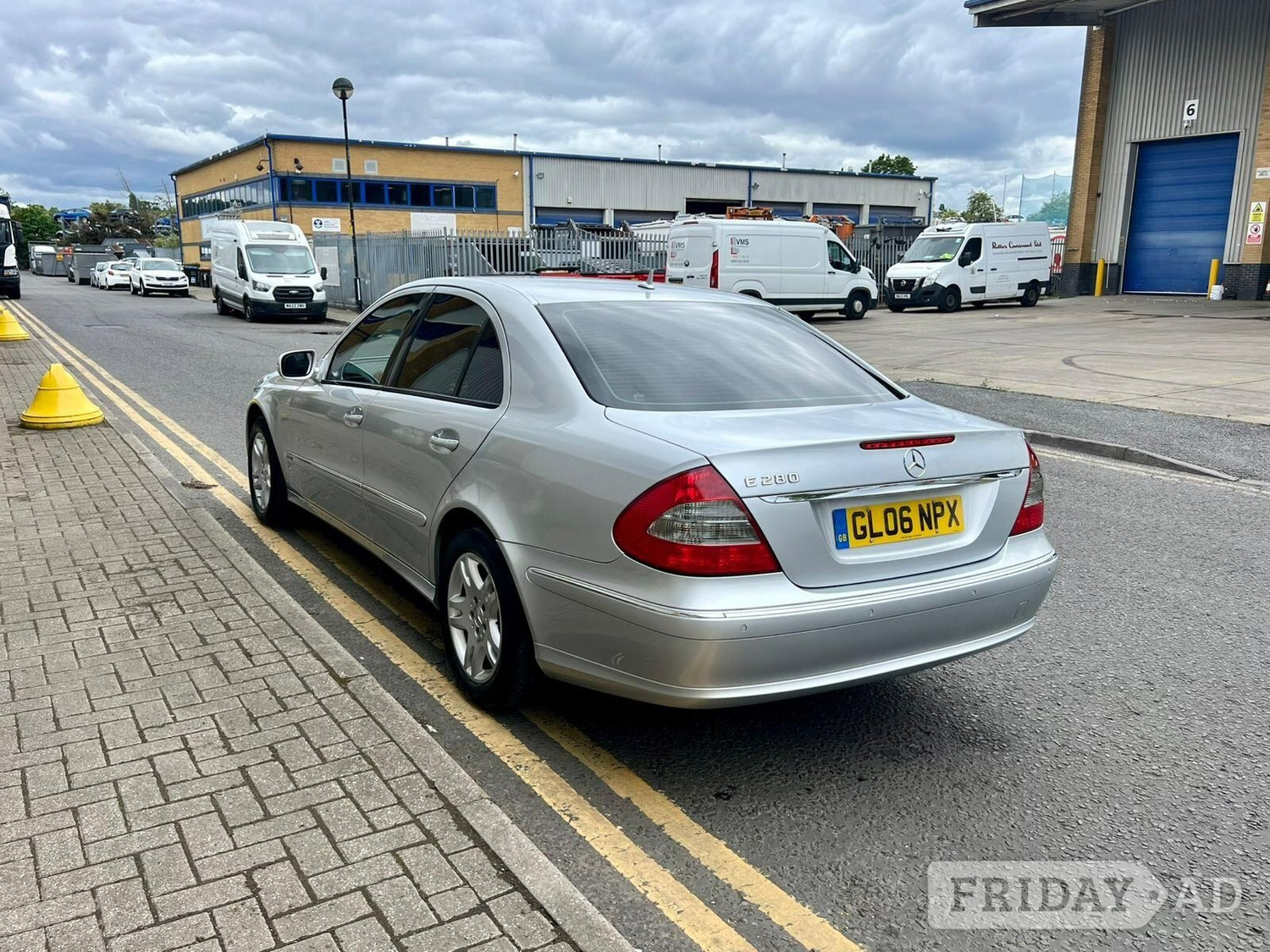[ berth ]Mercedes-Benz E Class