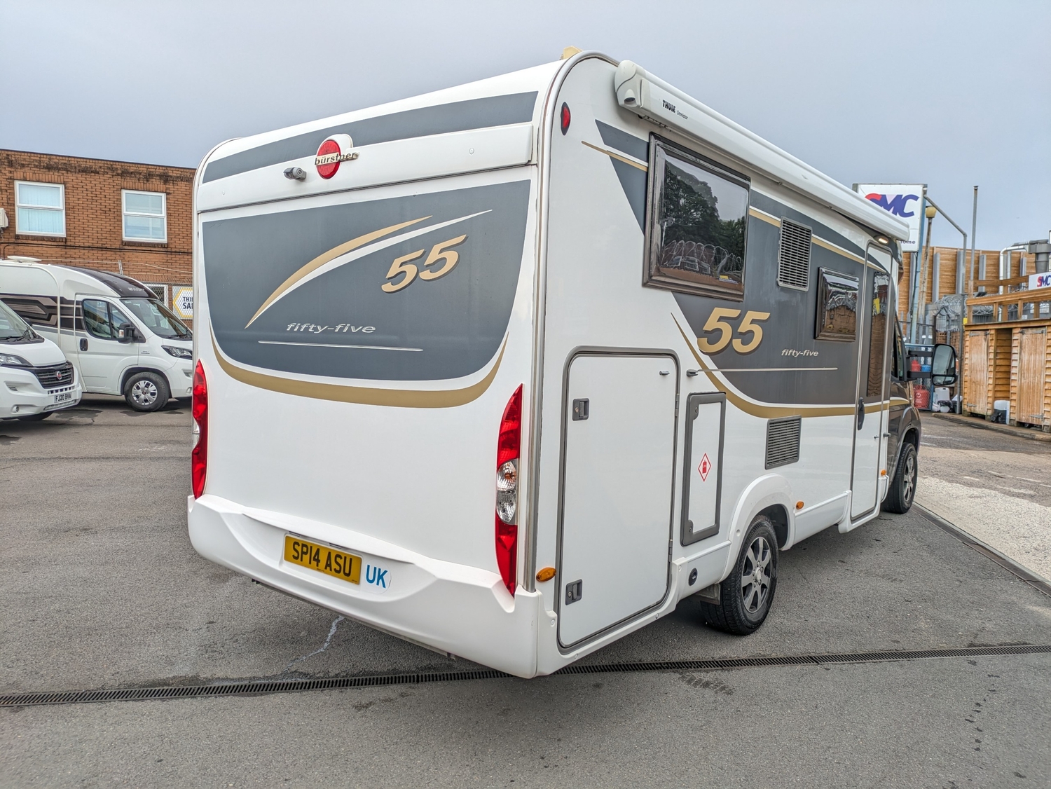 [ berth ]Burstner Nexxo T690 G