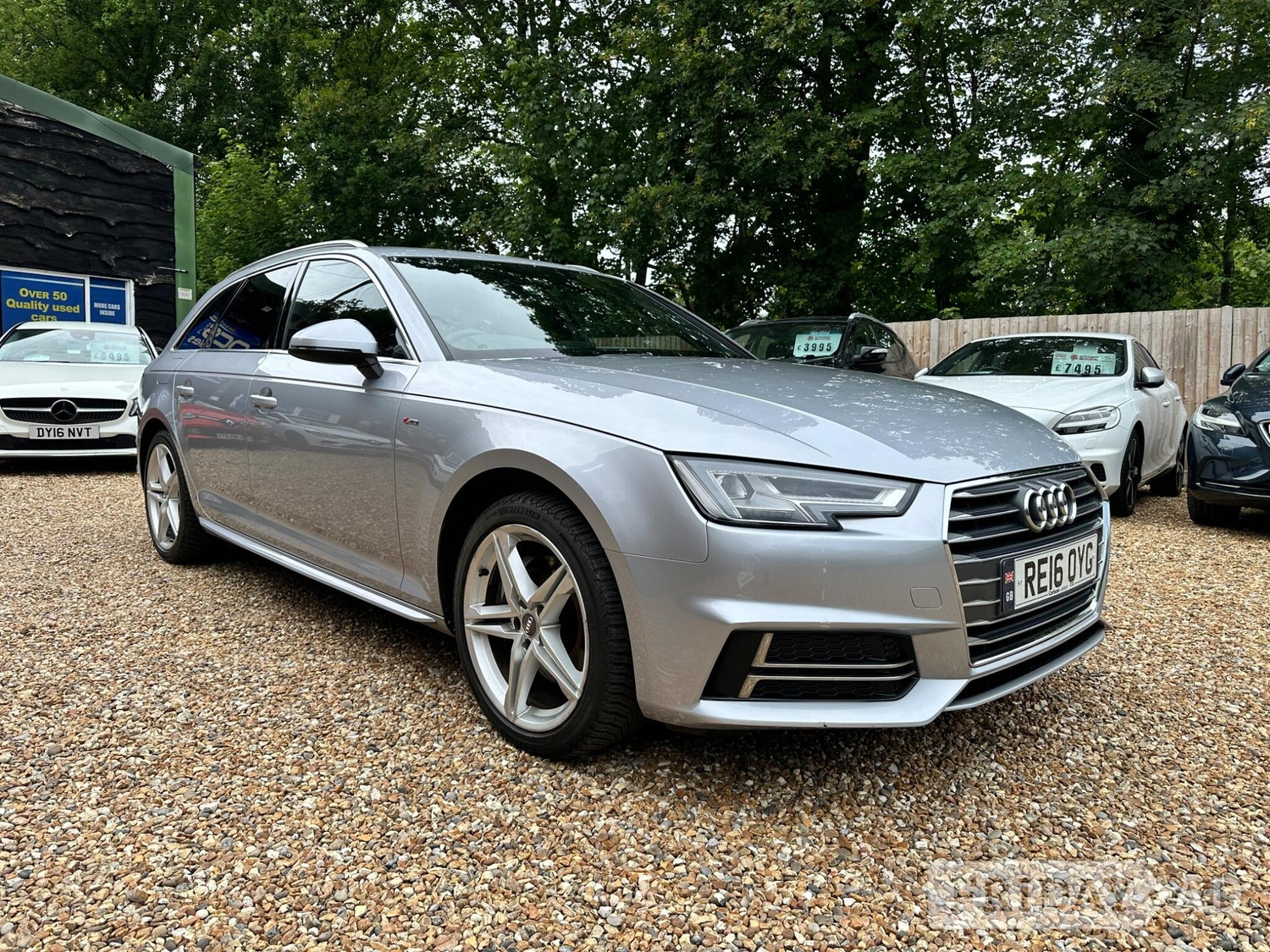 Audi A4 Avant 2016 in Hook