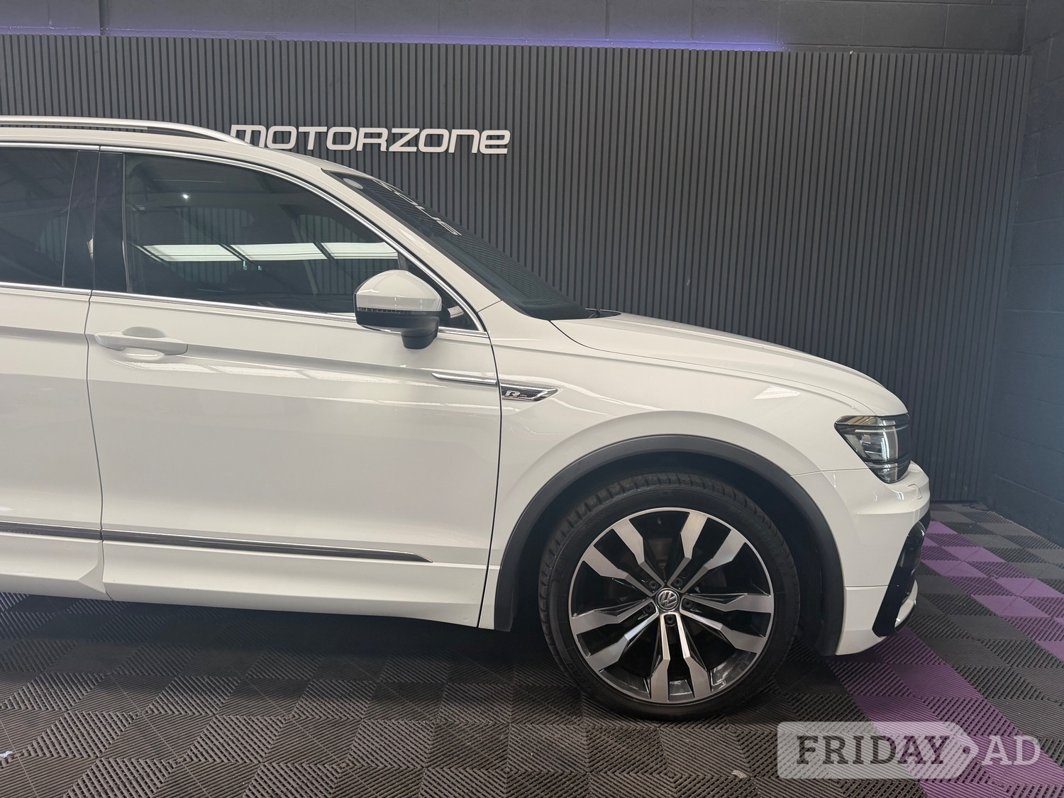 Volkswagen Tiguan 2017 - Cars