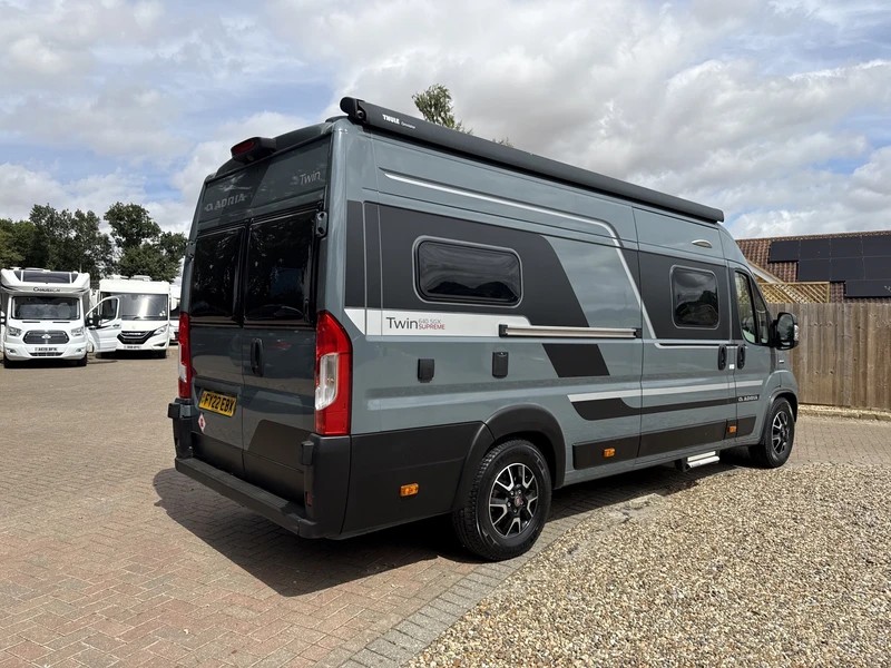 [3 berth ]Adria Twin Supreme 640 SGX