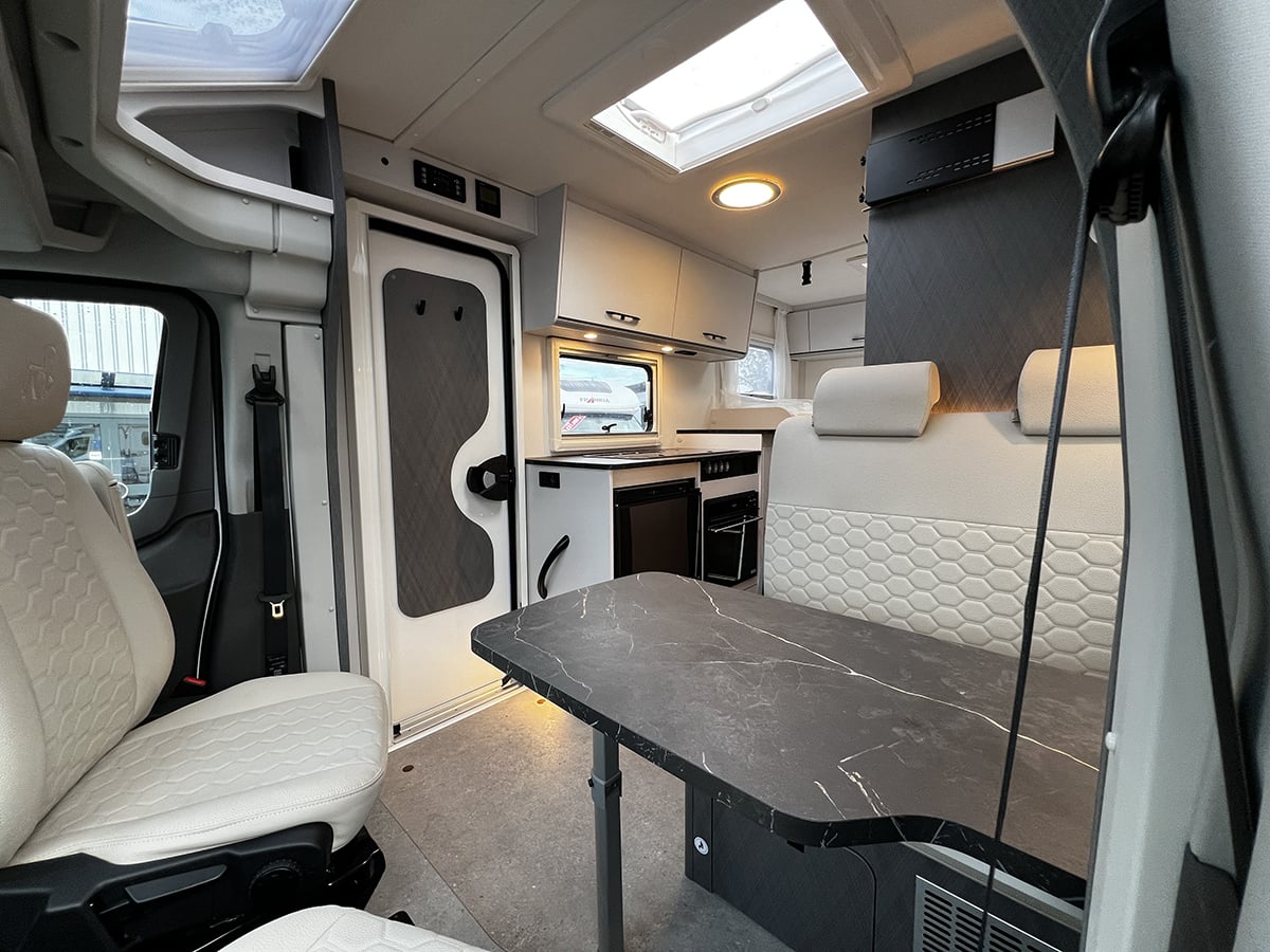 [2 berth ]Etrusco V-Model 5.9 DF