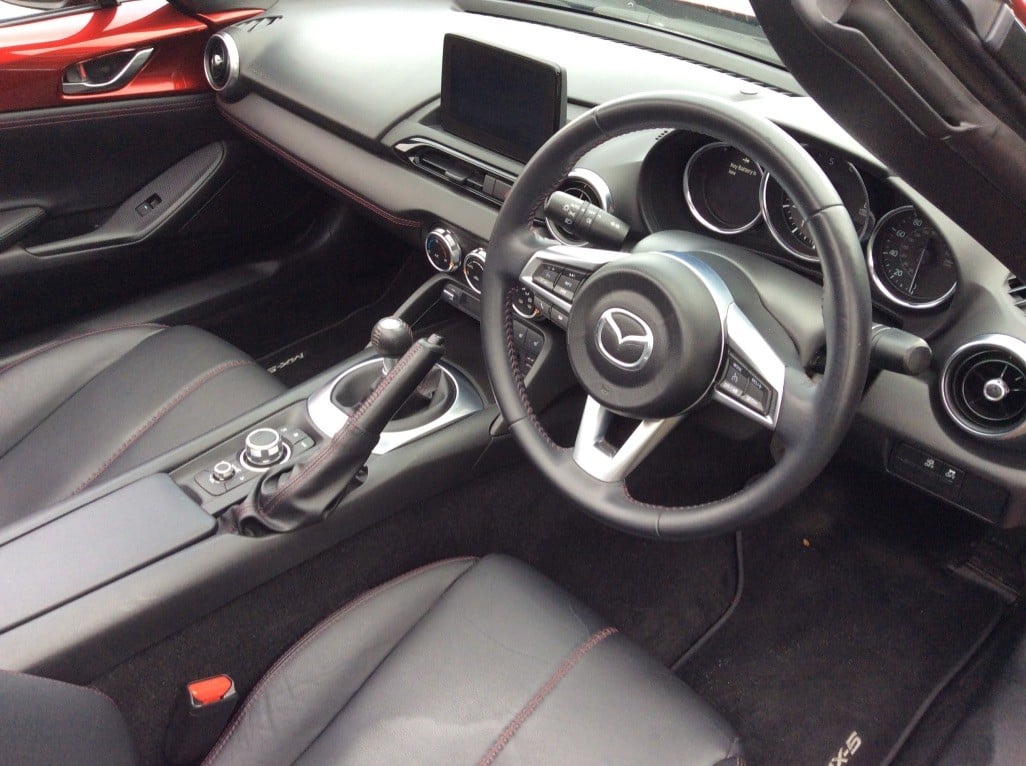 Mazda MX-5 RF 2018 - Cars