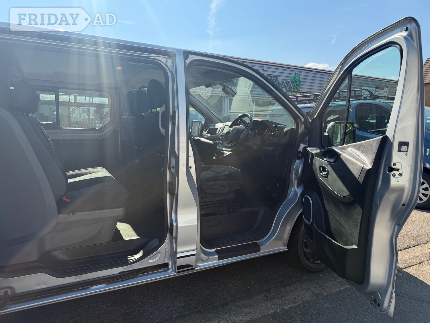 [ berth ]Vauxhall Vivaro