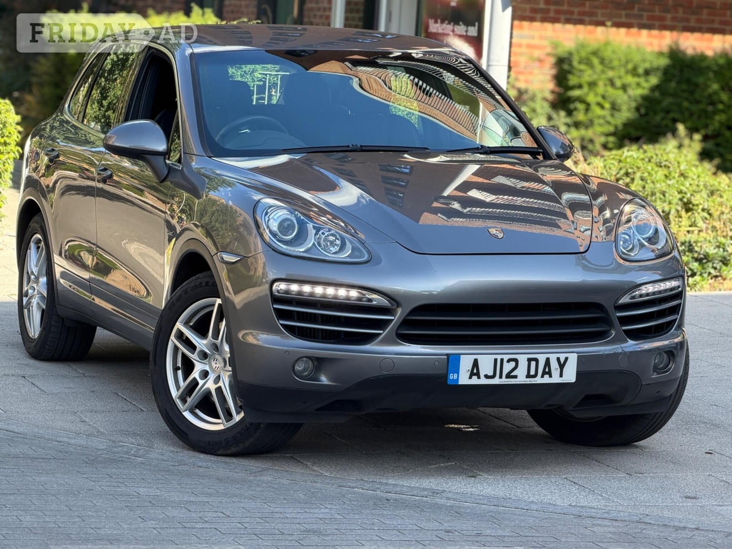 Porsche Cayenne 2012 - Cars in Staines