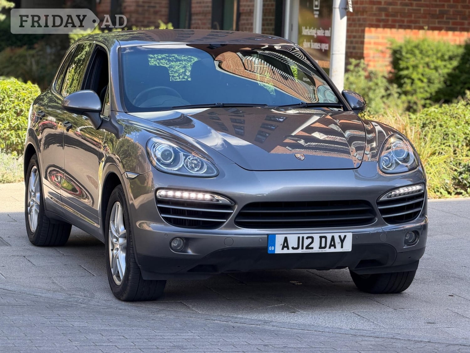 Porsche Cayenne 2012 - Cars