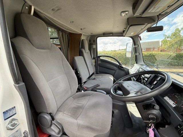 Equi-Trek Endeavour  Isuzu N75 190 Automatic  Horsebox - Trailers & Horseboxes in Banbury