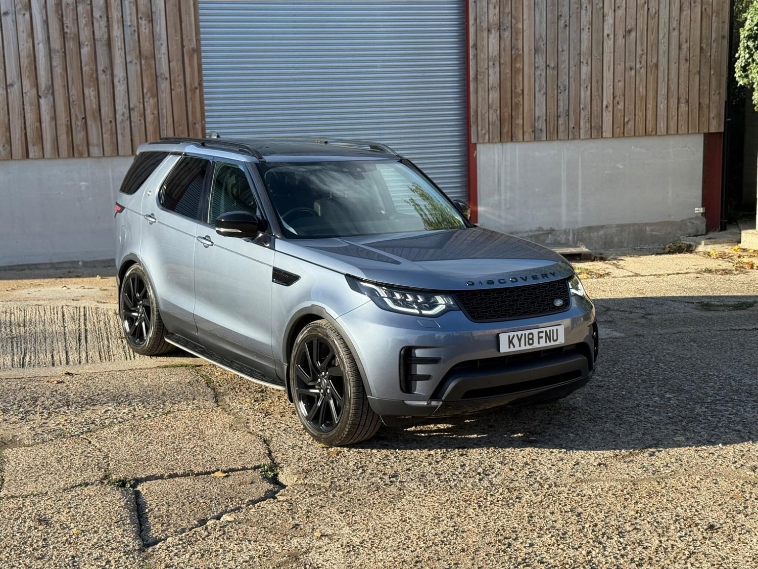 Land Rover Discovery 2018 - Cars