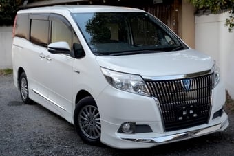 Toyota Esquire 2015