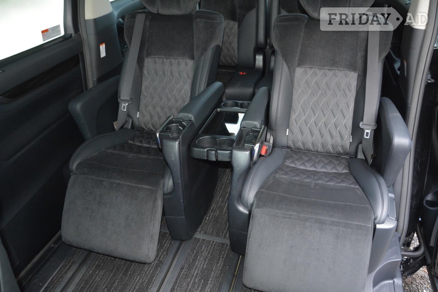 [ berth ]Toyota Vellfire
