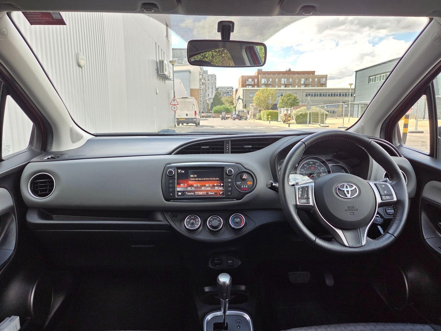 Toyota Yaris 2016 - Cars in Slough