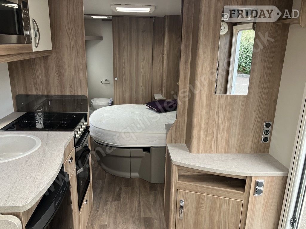 Swift Expression 584 2017 - Motorhomes & Caravans in Guildford