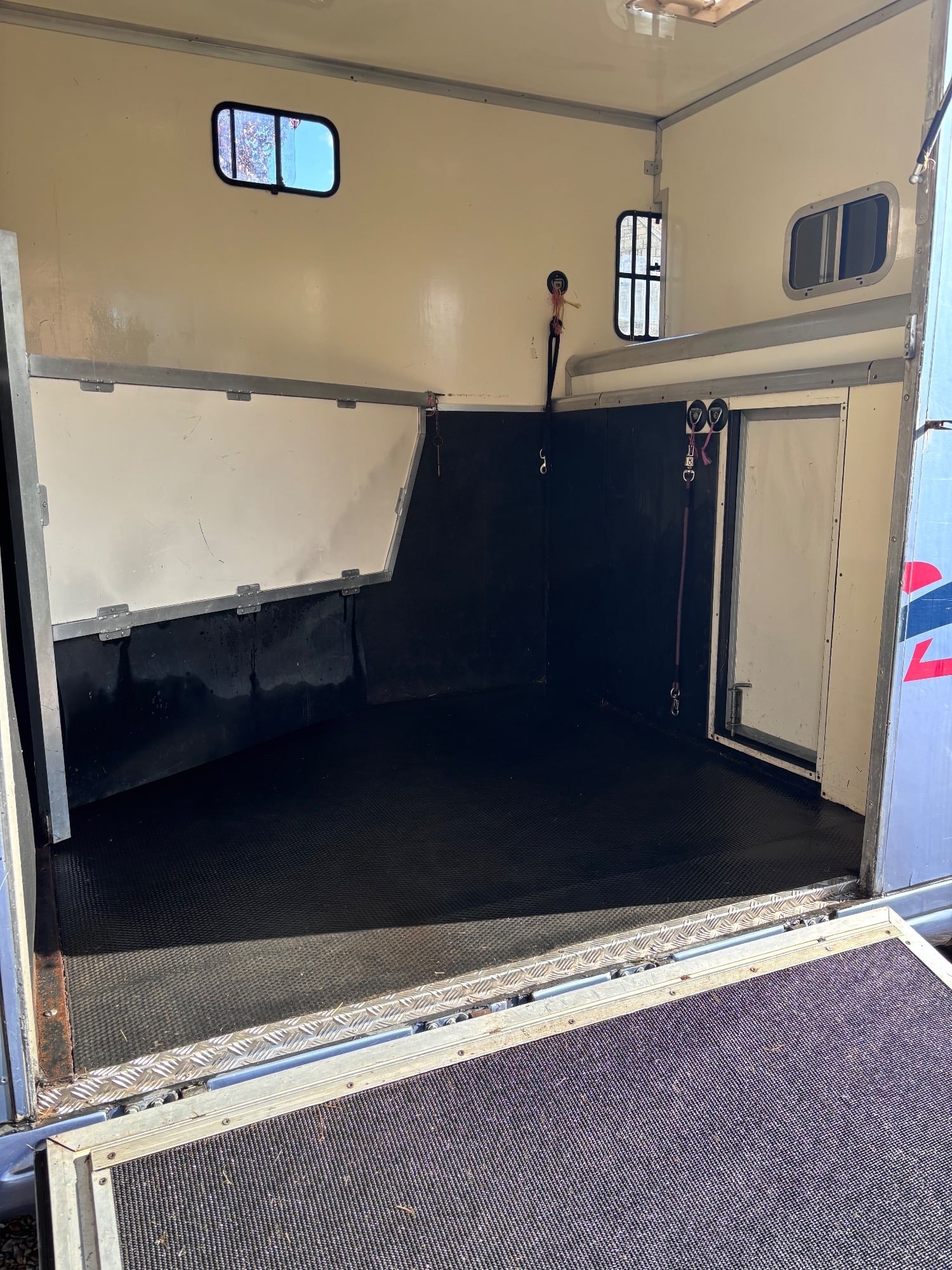 Other  Nissan Horsebox - Trailers & Horseboxes