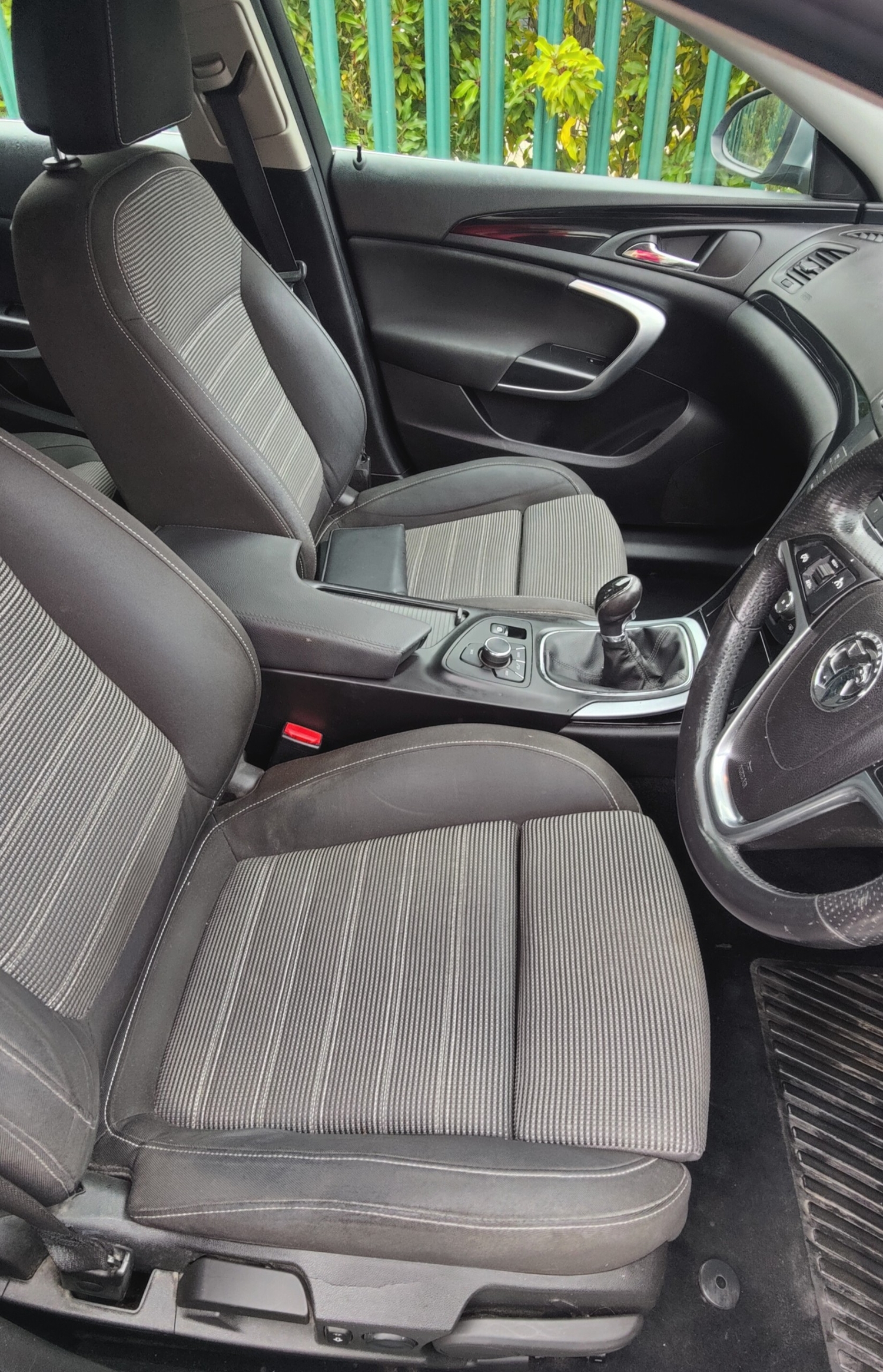 Vauxhall Insignia 2011 - Cars