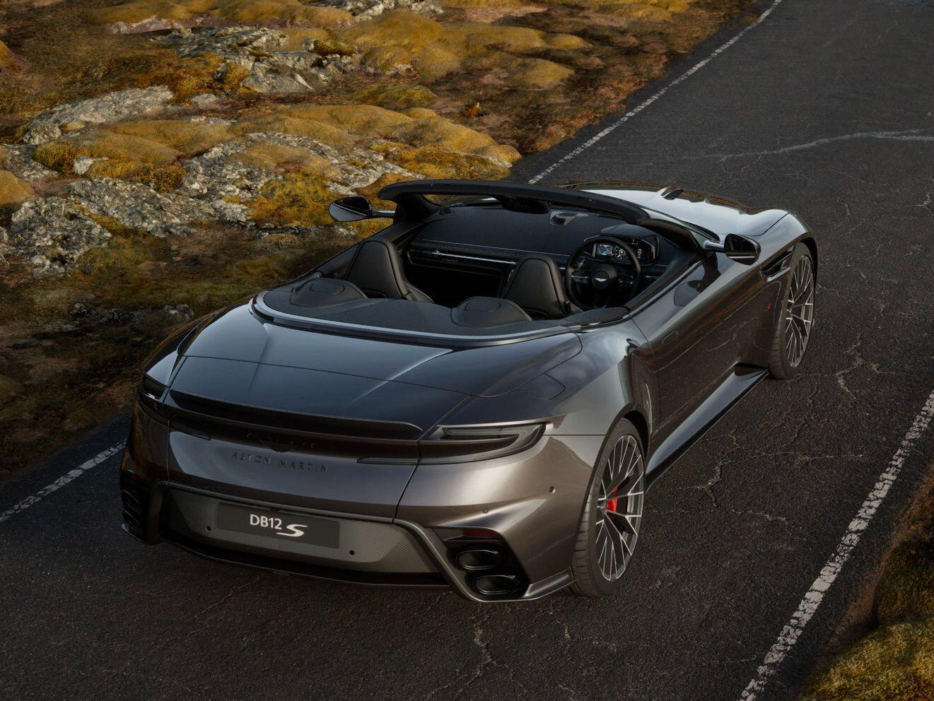 [ berth ]Aston Martin DB12