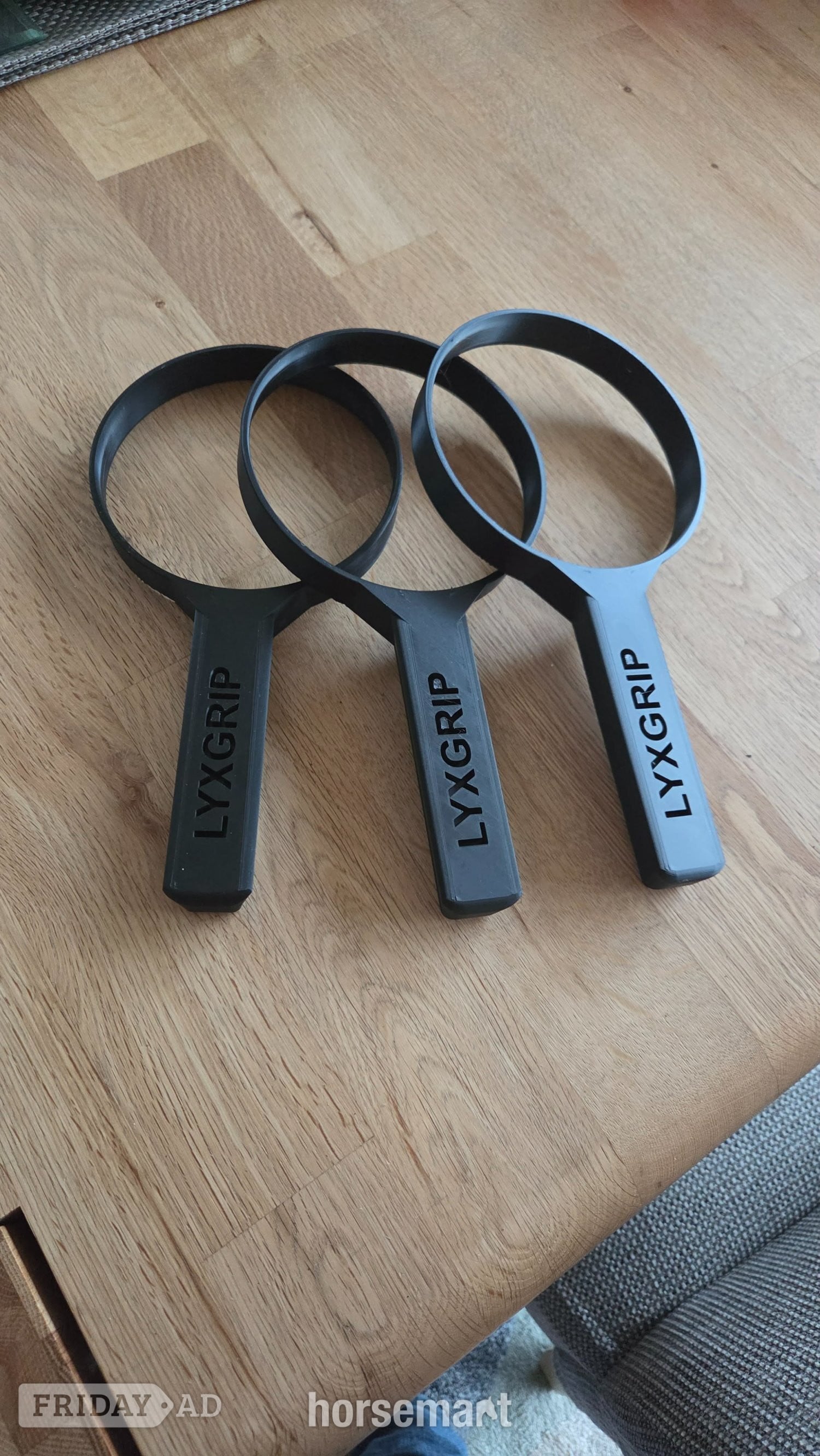 LyxGrip Mini Horslyx Holder - Mess-free treat dispensing