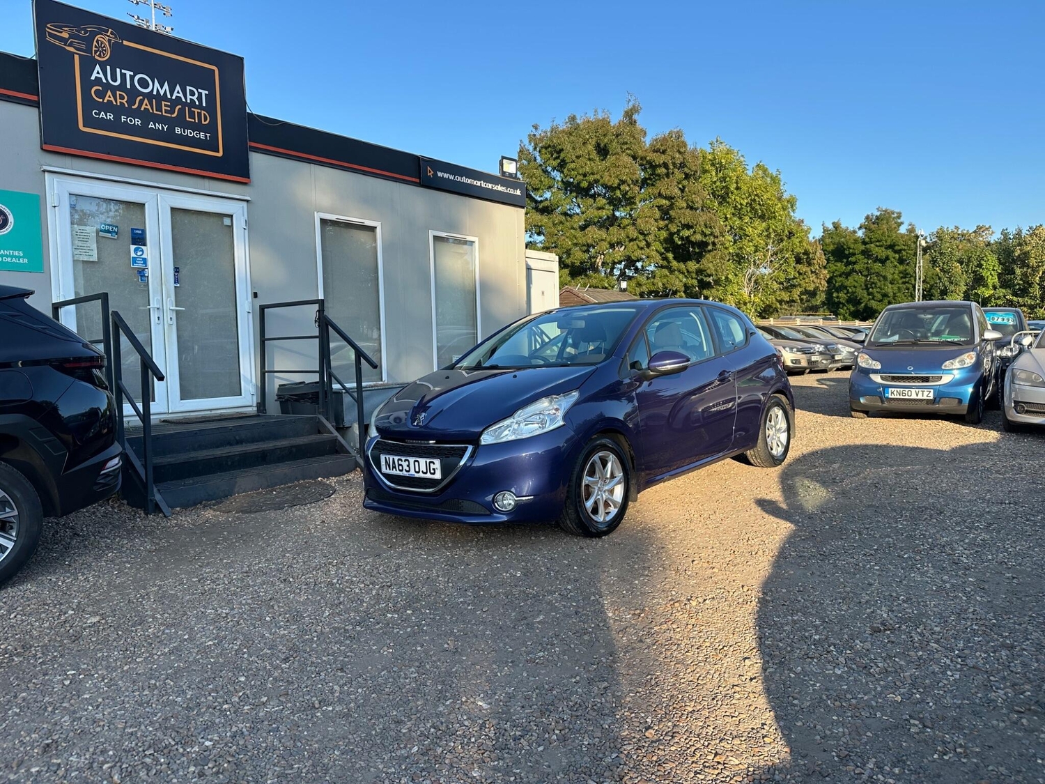 [ berth ]Peugeot 208
