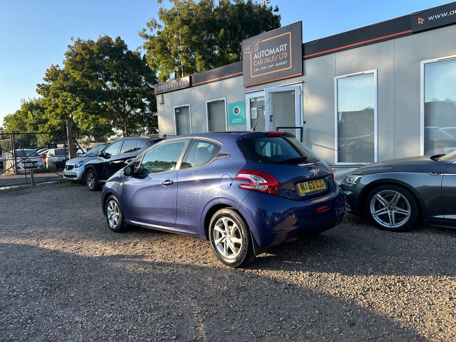 Peugeot 208 2013 - Cars in Sunbury-On-Thames