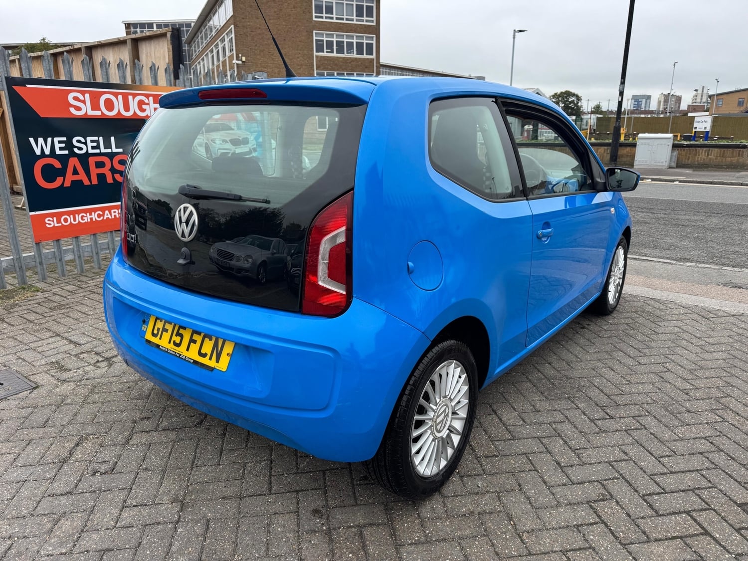 Volkswagen UP! 2015 - Cars