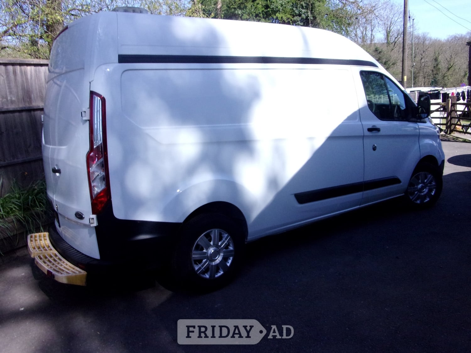 [ berth ]Ford Transit Custom