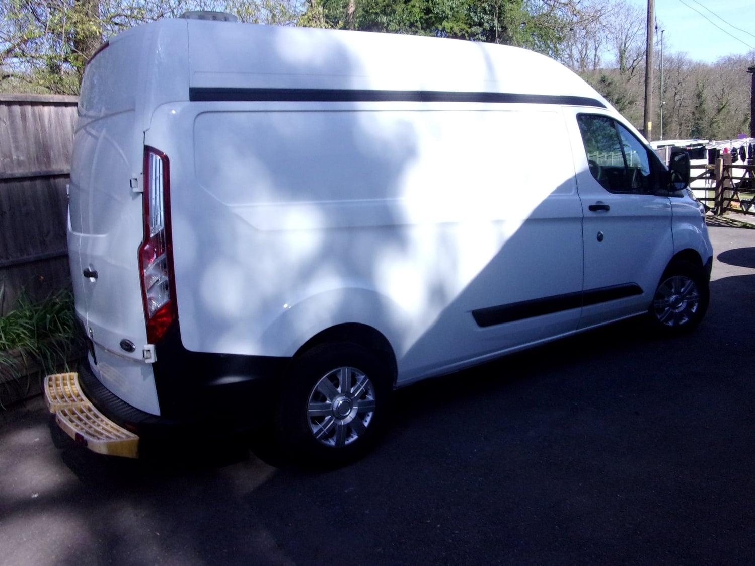 [ berth ]Ford Transit Custom
