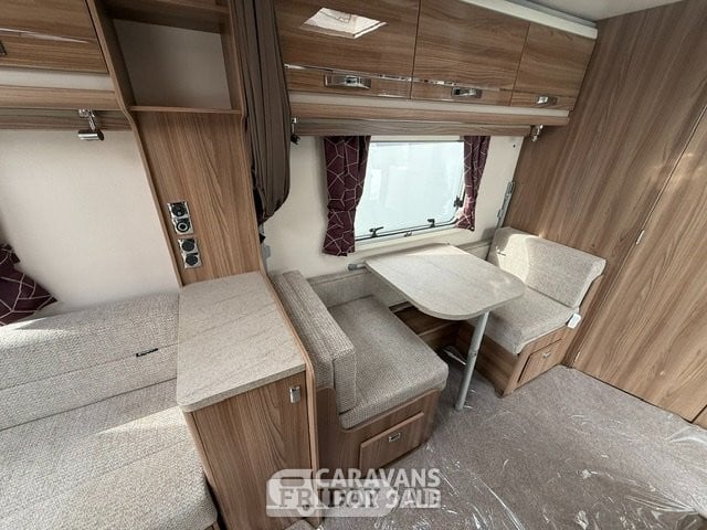 [ berth ]Swift Challenger 530