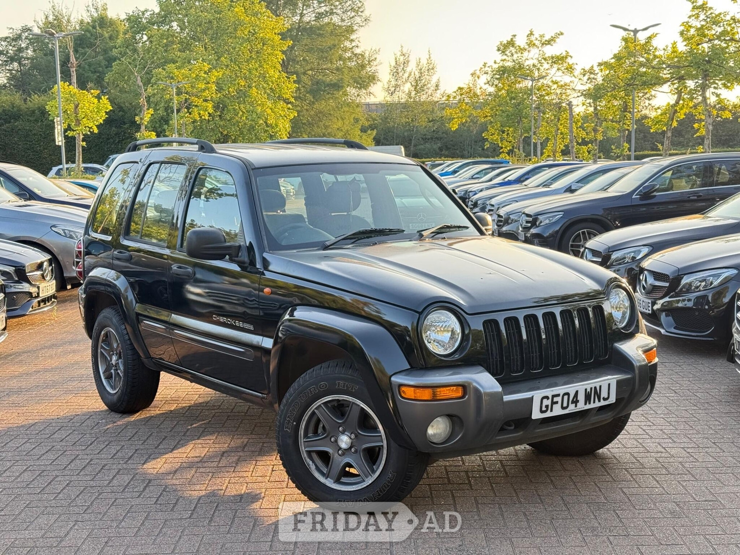 Jeep Cherokee 2004 in Uxbridge