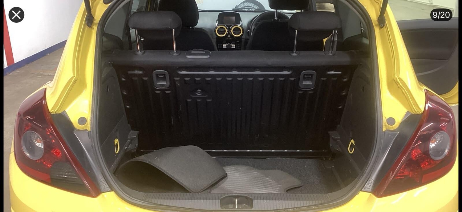 [ berth ]Vauxhall Corsa