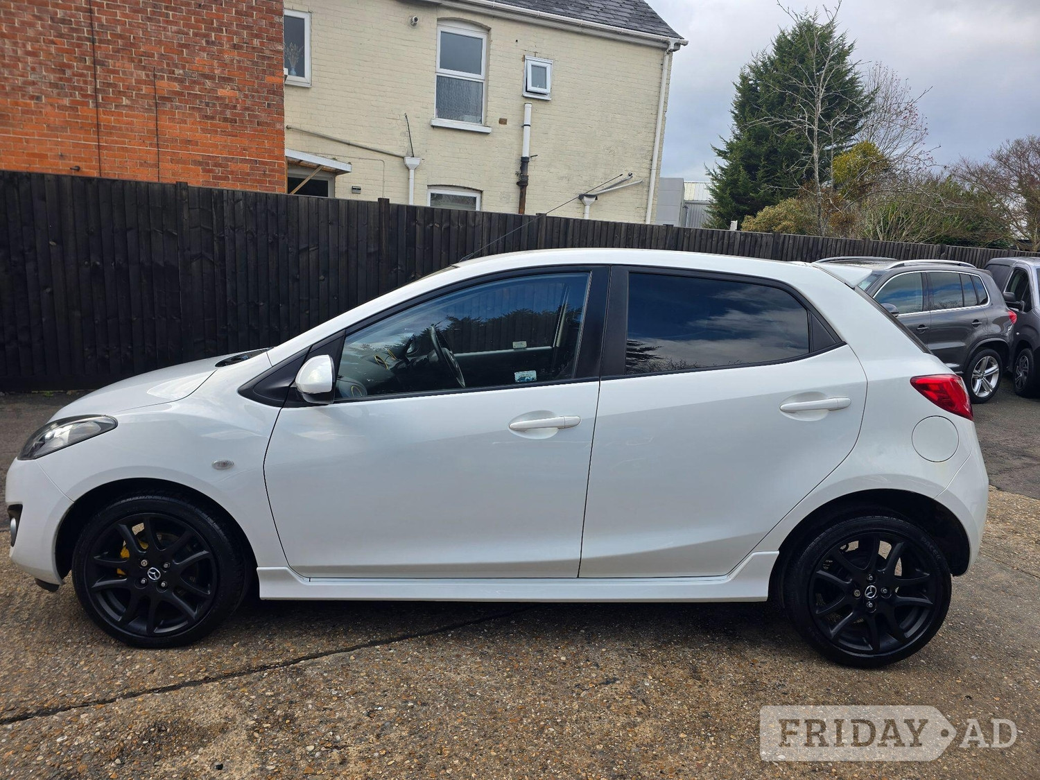 [ berth ]Mazda Mazda2