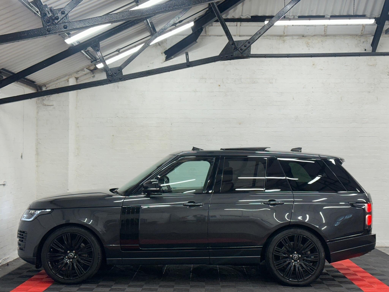 [ berth ]Land Rover Range Rover